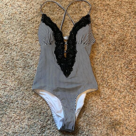 Cupshe Other - NWOT Women's Juniors Cupshe Striped Lace Deep V-neck High Cut One Piece Swimsuit